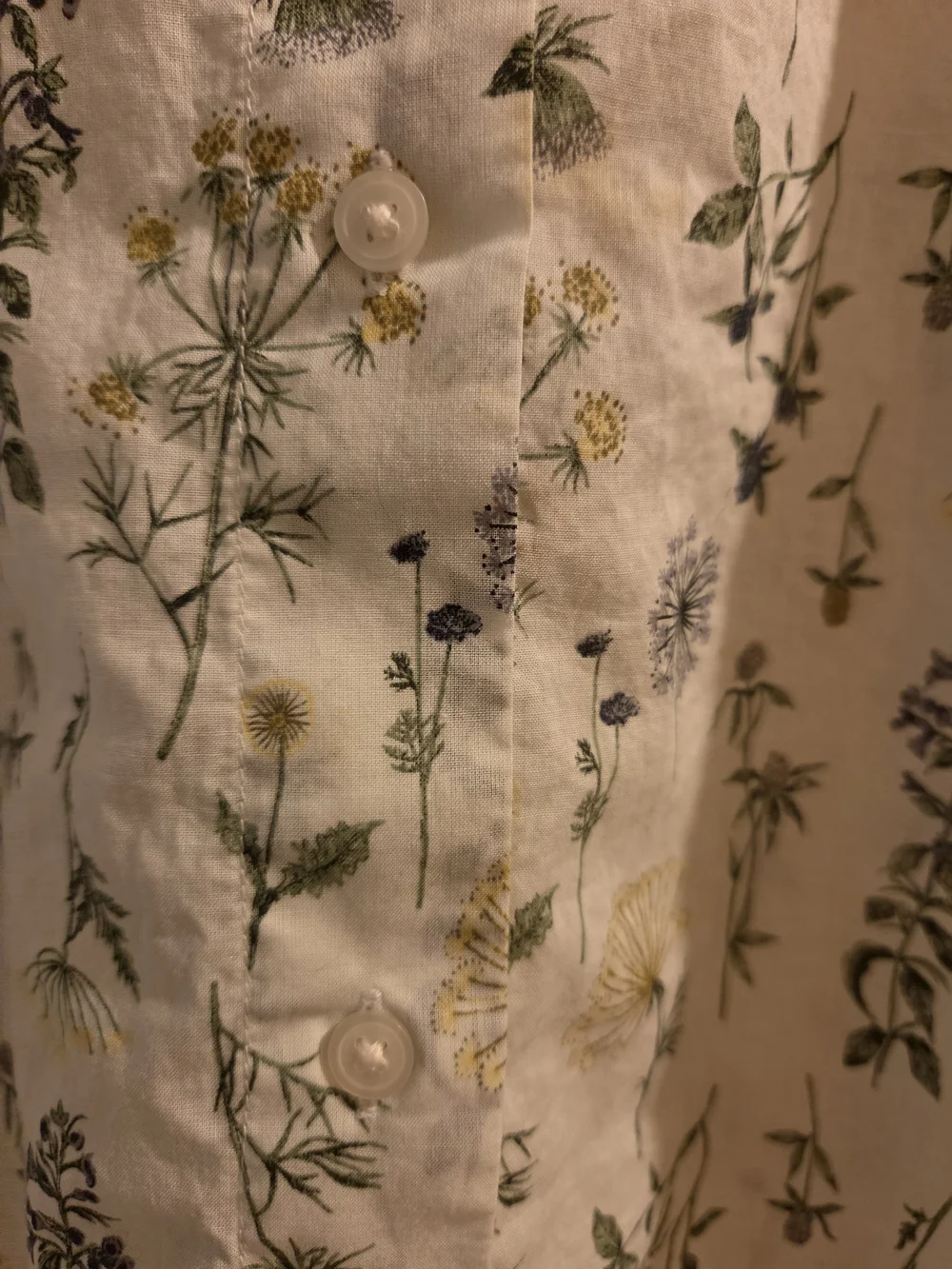 Short-Sleeve Cream Button-Down Shirt with Delicate Green Floral Print